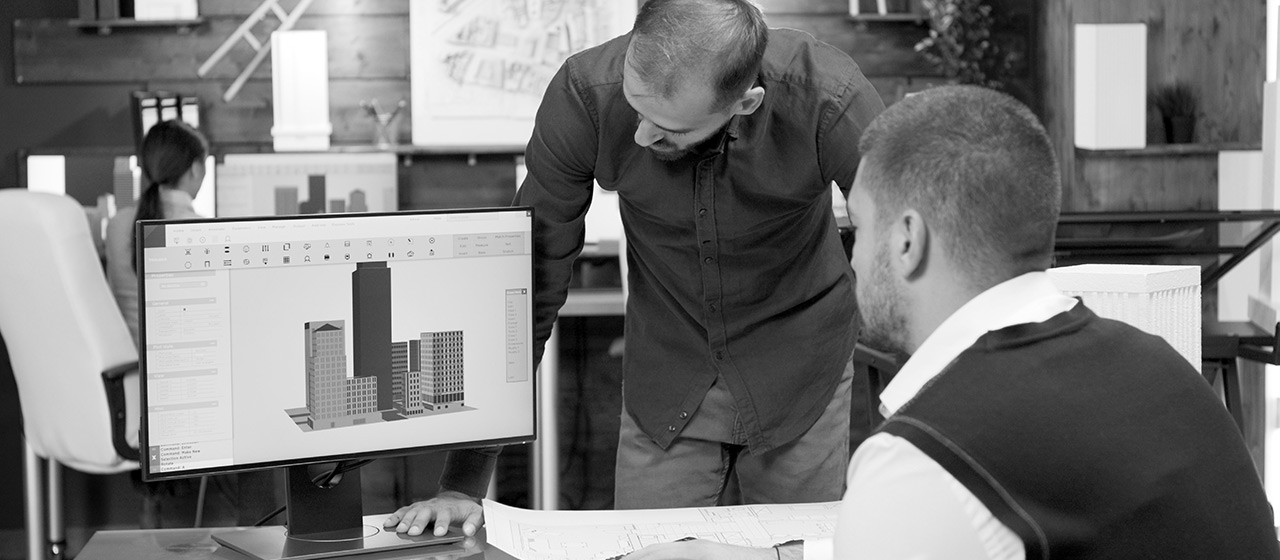 arquitectos elaborando proyecto de edificación